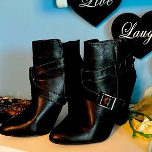 Just fab brand 4 inch black ankle boots with zip closures in back size 7 1/2